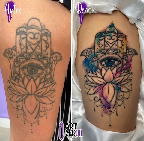 Antes e depois: mão de Hamsá com flor de lótus em traço preto, reformada com cores de aquarela